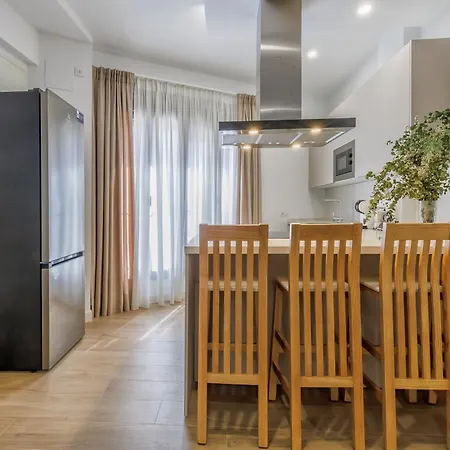 Alminar Apartamentos, Parking Incluido Junto Al Centro Апартаменты *