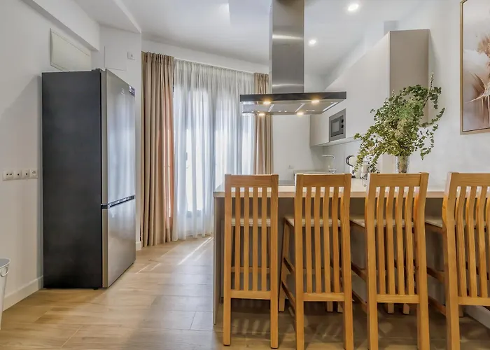 Alminar Apartamentos, Parking Incluido Junto Al Centro Апартаменты *