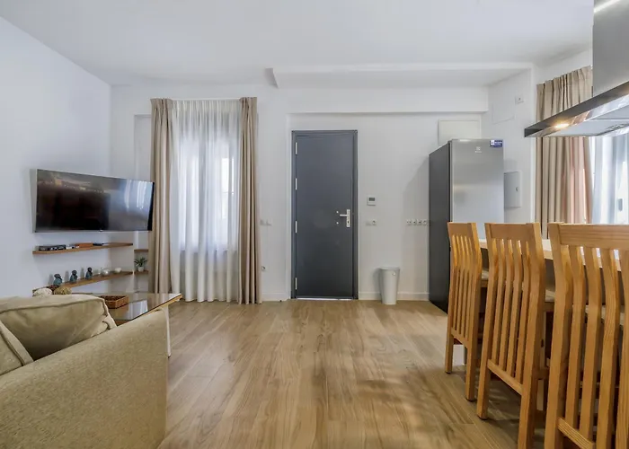 Alminar Apartamentos, Parking Incluido Junto Al Centro Апартаменты *